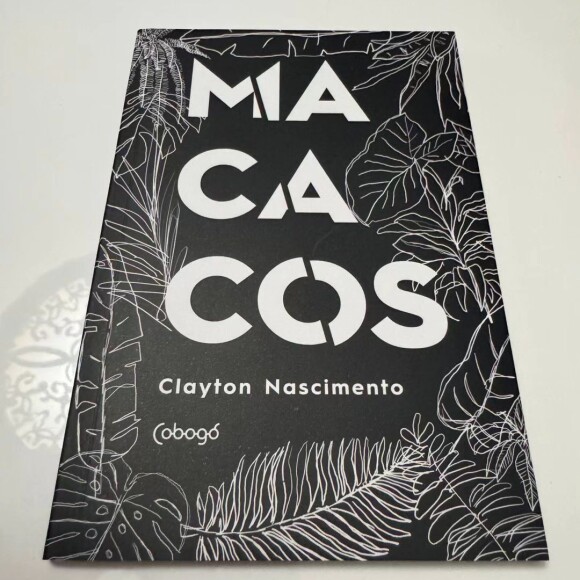 Dona Déa Lúcia indicou o livro 'Macacos', de autoria de Clayton Nascimento, na web