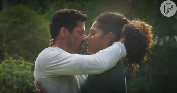 Cauã Reymond apareceu em um vídeo beijando outras atrizes em novelas ao som de uma música de Simone Mendes