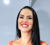 Graciele Lacerda recebeu a provocação em uma postagem com fotos onde vestia um vestido curtinho vermelho
