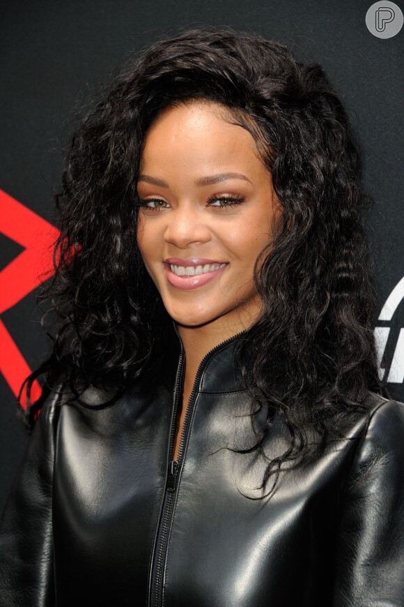 Rihanna vence processo na Justiça contra loja de roupas