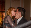 Ana Hickmann deixa sutiã à mostra em look transparente e ganha beijão de Edu Guedes em evento de moda. Fotos!