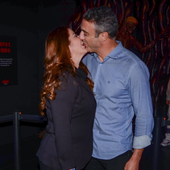 Christiane Pelajo beijou o marido, o economista Fernando Sita