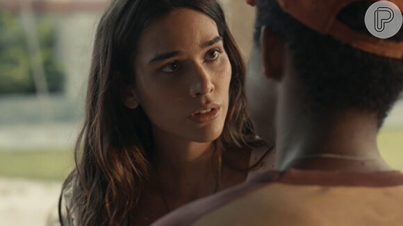 Em 'Renascer', Mariana (Theresa Fonseca) fica com medo de perder João Pedro (Juan Paiva)