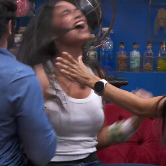 Alane teve um surto ao ser eliminada do 'BBB 24'