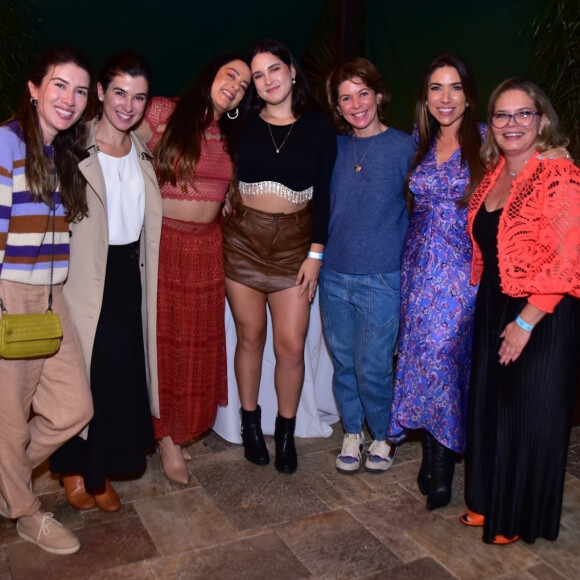 Filha de Silvio Santos, Silvia Abravanel reuniu as irmãs, Cynthia, Daniela, Patrícia, Rebeca e Renata em aniversário (abril de 2024)