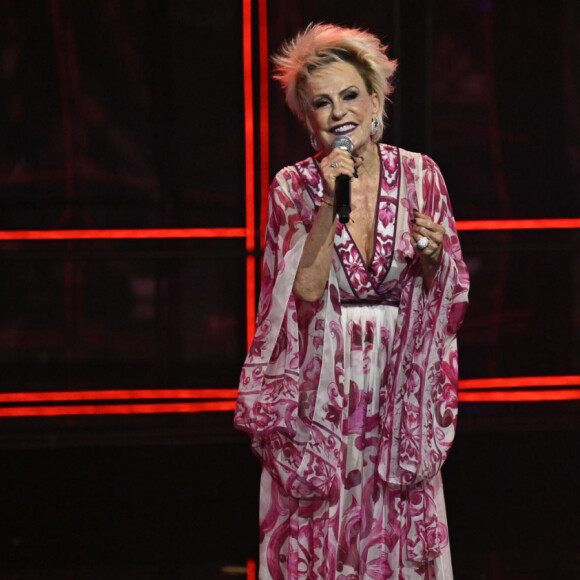 Ana Maria Braga foi defendida pela web ao dispensar ajuda de funcionária do 'Mais Você': 'Querendo poupar a moça de fazer o trabalho'