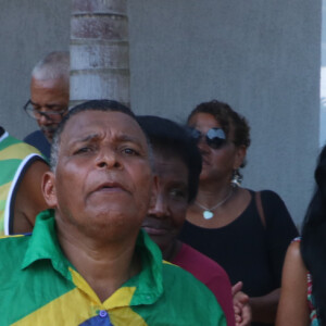 Velório de Anderson Leonardo foi marcado por homenagens de fãs