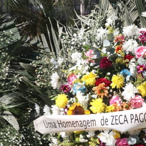 Zeca Pagodinho enviou coroa de flores para o velório de Anderson Leonardo