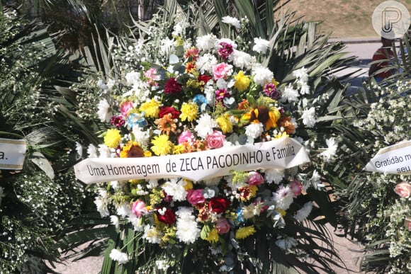 Zeca Pagodinho enviou coroa de flores para o velório de Anderson Leonardo