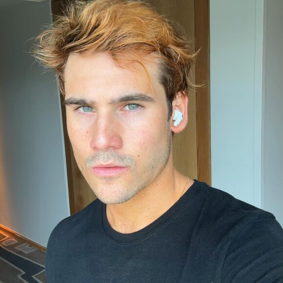 Nicolas Prattes está ruivo!