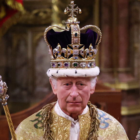 Rei Charles III foi coroado em 6 de maio de 2023, após chegar ao trono em setembro de 2022