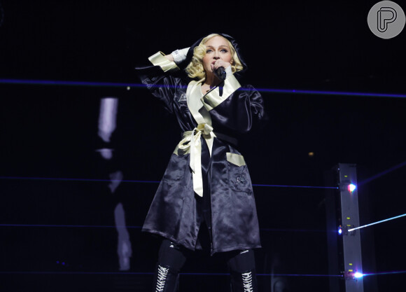 'Madonna, nossa Rainha do Pop, nos ensina sobre poder, transgressão, liberdade. Eu sou muito fã dela', disse Kenya Sade, apresentadora da transmissão