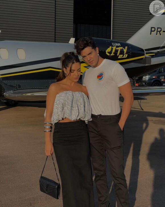 Jade Magalhães e Luan Santana se conheceram em 2008; cantor se declarou para a namorada no Instagram