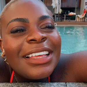 Jojo Todynho aproveitou o feriado desta quarta (01) para aproveitar um dia de piscina e praia