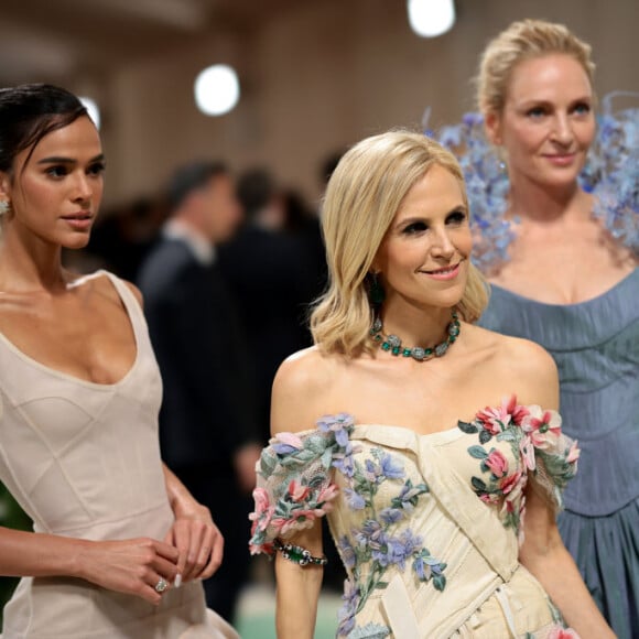 Bruna Marquezine faz estreia no red carpet do MET Gala 2024