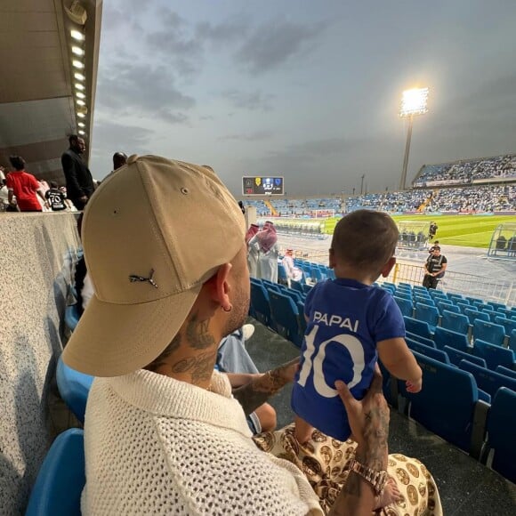 Neymar leva filha para assistir partida do seu time, Al-Hilal, e comprova que Mavie é pé quente