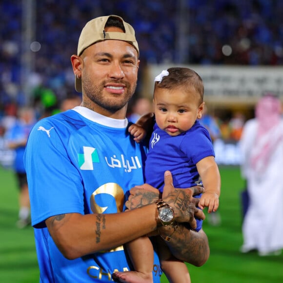 Atual Tricampeão do Campeonato Saudita, o Al-Hilal chegou ao seu 19º título depois de golear o Al Hazm por 4 a 1, em Riade, pela 31ª rodada da competição