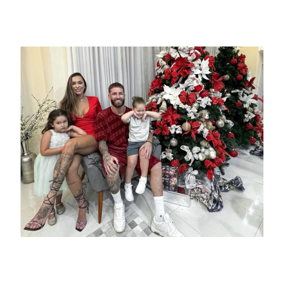 Tainá Castro já foi casada com o jogador Léo Pereira, com quem tem dois filhos