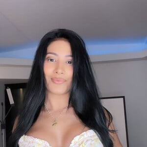 Simaria postou novos registros sensuais para delírio dos seguidores