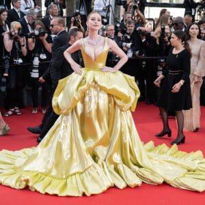 Marina Ruy Barbosa foi comparada com a princesa Bela, de 'A Bela e a Fera', por seu vestido amarelo no Festival de Cannes 2024