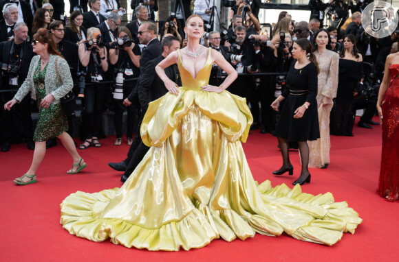 Marina Ruy Barbosa foi comparada com a princesa Bela, de 'A Bela e a Fera', por seu vestido amarelo no Festival de Cannes 2024