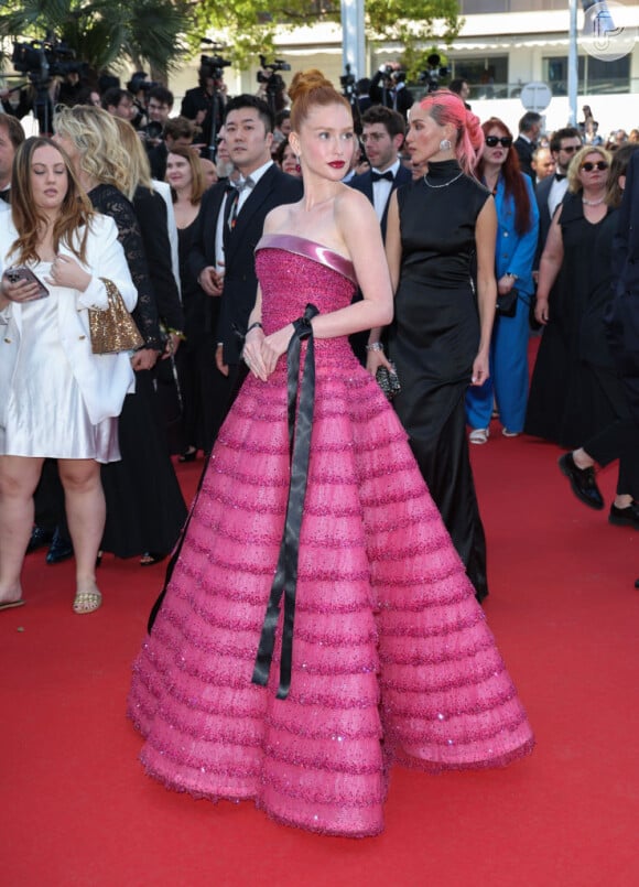 Marina Ruy Barbosa apostou em look rosa da Armani Privé no Festival de Cannes 2024