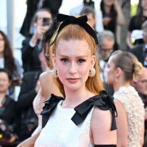 Marina Ruy Barbosa apostou em vestido black & white com luvas pretas para o Festival de Cannes 2024