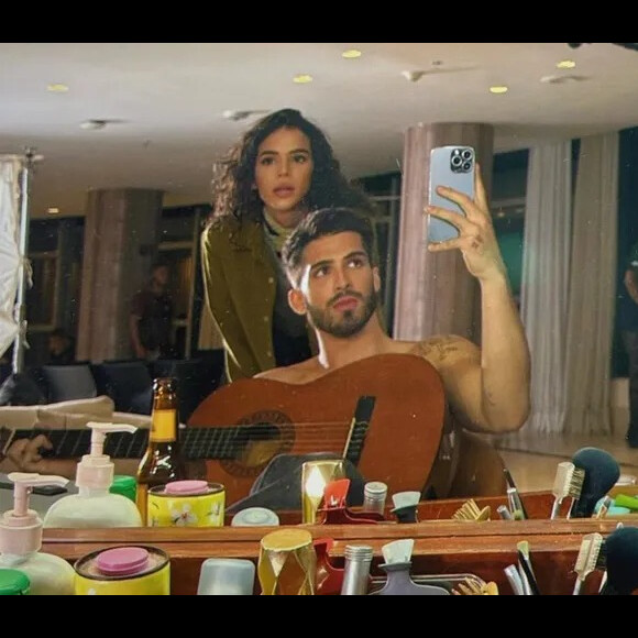 Bruna Marquezine e João Guilherme se aproximaram nos bastidores da série 'Amor da Minha Vida', que deve ser lançada ainda este ano