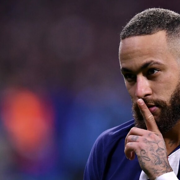Neymar foi xingado e acusado por Luana Piovani e decidiu processar a atriz
