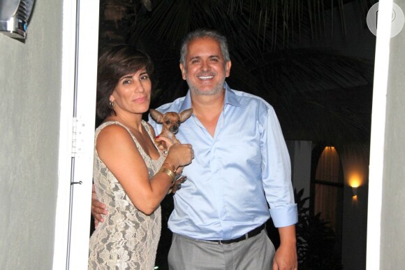 Glória Pires e Orlando Morais estão comemorando 25 anos de casados. A atriz postou uma mensagem no seu twitter dividindo a notícia com os fãs: 'Orlando e eu completamos 25 anos de Amor, Fé e Sorte!'. Foto em janeiro de 2013
