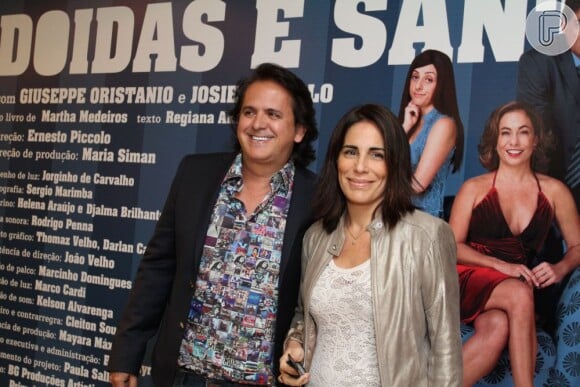 Glória e Orlando posam antes de assistir à peça 'Doidas e Santas', em abril de 2012