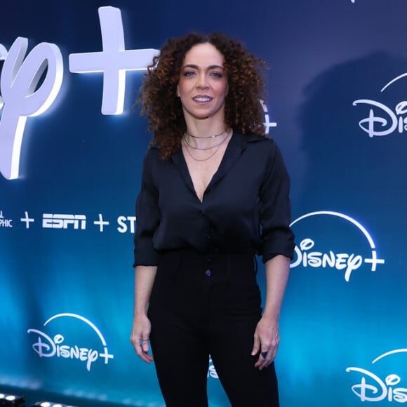 Laila Garin também apostou no all black para evento da Disney