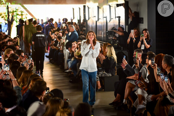 Sasha Meneghel ficou bastante emociona após o fim do desfile da Mondepars