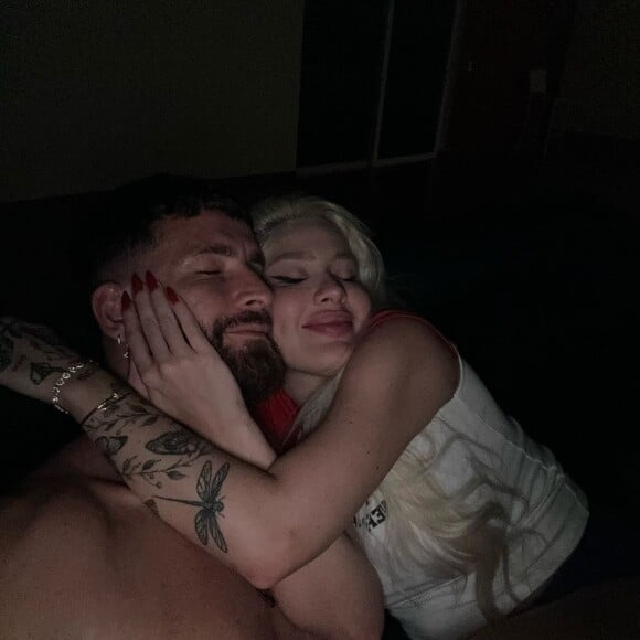 Para a celebração da data mais romântica do ano, Karoline Lima se declarou para o jogador de futebol