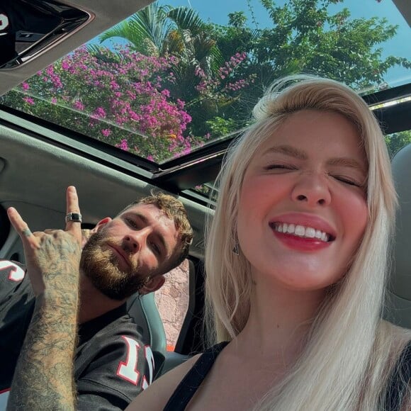 Karoline Lima e Léo Pereira estão comemorando seu primeiro Dia dos Namorados juntos