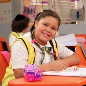 Aysha Benelli estreou sua carreira como atriz com apenas 9 anos