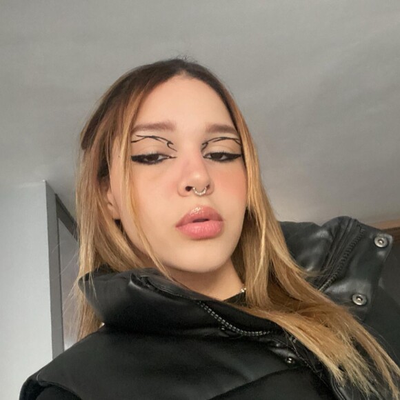 Maquiagens de Aysha Benelli também mudaram consideravelmente nos últimos anos