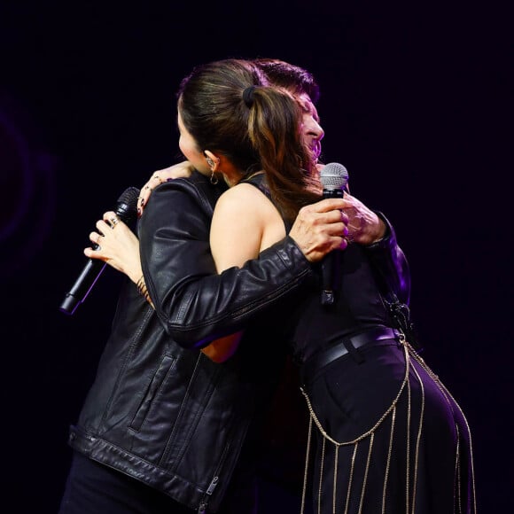 Sandy e o pai, Xororó, cantaram juntos em show em 16 de junho de 2024