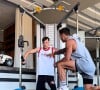 Aposentado desde 2023, Mesut Ozil passou a se dedicar à academia para não perder sua massa muscular