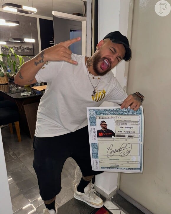 Esse é Eigon Oliveira, conhecido como sósia do Neymar