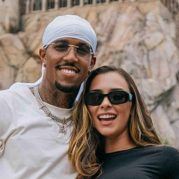 Éder Militão e Tainá Costa se casaram dois meses após assumirem o namoro