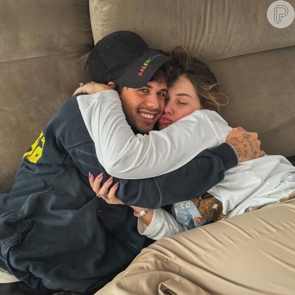 Virgínia Fonseca homenageou Zé Felipe com uma postagem no Instagram junto de fotos de um ensaio com o marido