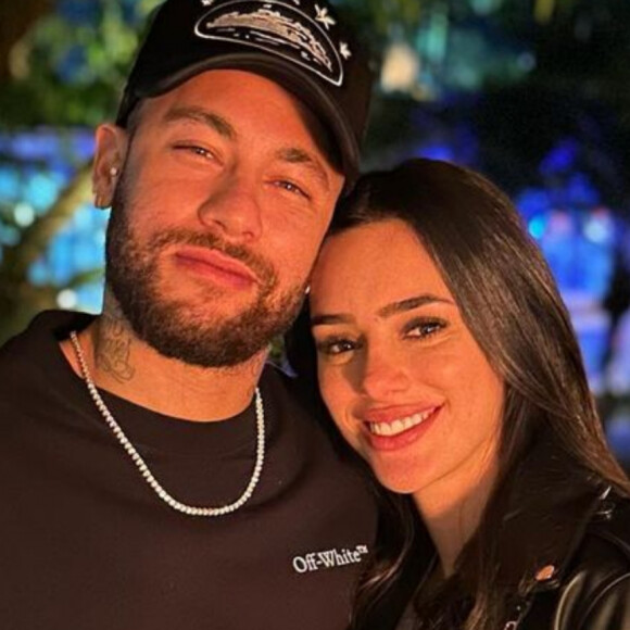 Neymar deu anel grifado de ouro para Bruna Biancardi para oficializar a nova reconciliação