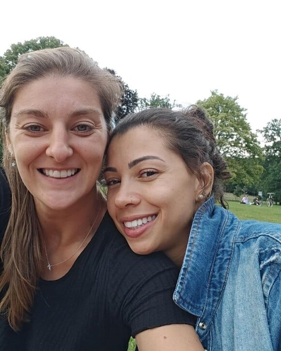 Olimpíadas 2024: Ana Carolina (do Time Brasil) e Anne Buijs (Time Holanda) são rivais nas quadras de vôlei, mas casadas fora delas