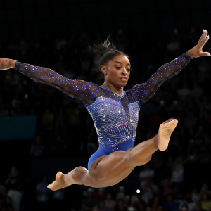 Luxo olímpico: collant de Simone Biles tem 5 mil cristais e custa quase metade da medalha de ouro da atleta