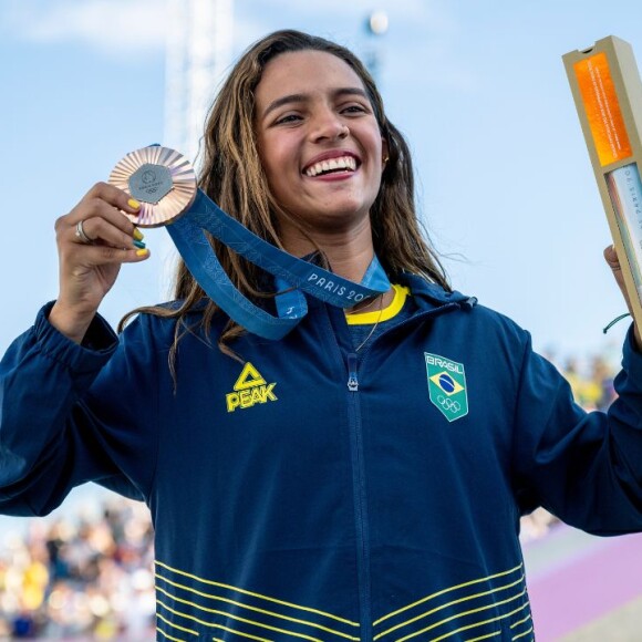 Medalha de bronze no skate, Rayssa Leal virou o amuleto da sorte do Brasil nas Olimpíadas de Paris 2024
