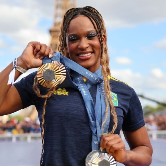 Rebeca Andrade também fez sucesso com suas quatro medalhas nas Olimpíadas de Paris 2024