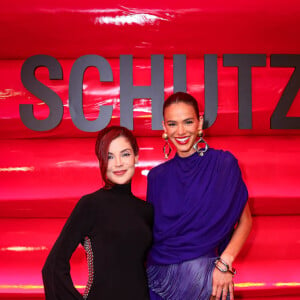 Bruna Marquezine brilha em evento para lançamento da campanha Summer 25 da Schutz