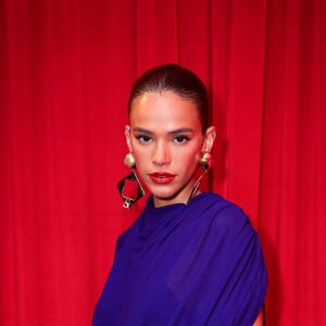 Bruna Marquezine brilha em evento para lançamento da campanha Summer 25 da Schutz