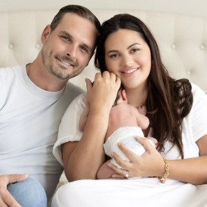 Meu casal favorito de 'Casamento às Cegas' teve bebê e primeira foto com a neném é simplesmente adorável